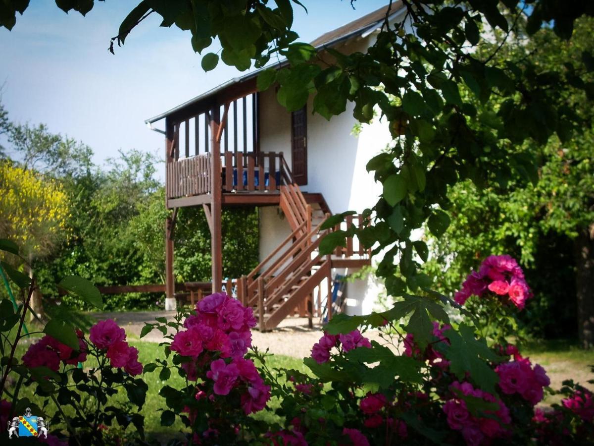 Logis Hotel & Restaurant Au Clos Paille Charme & Caractere La Roche-Posay Exterior photo